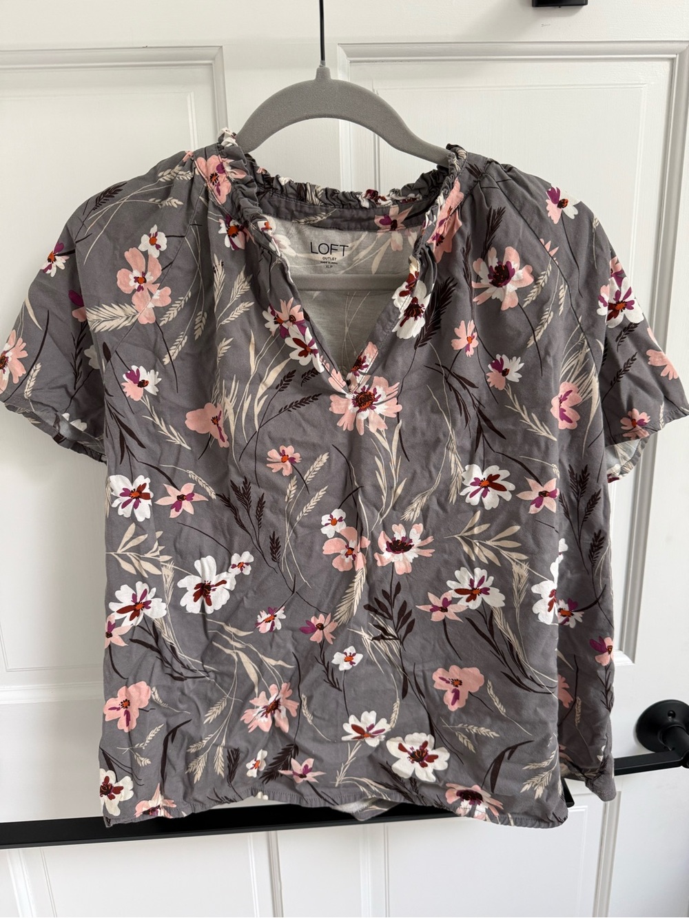 LOFT Gray Floral Split-V Neck Short Sleeve Blouse